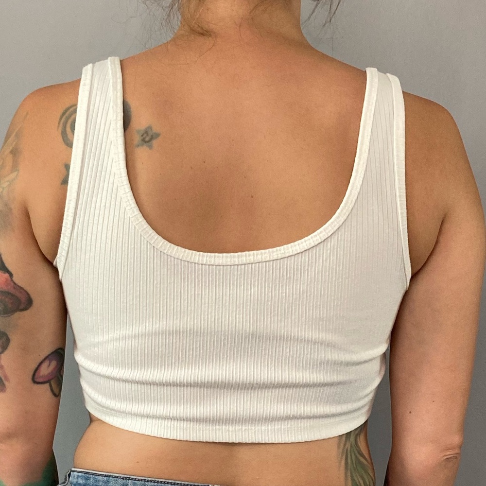 White Ribbed Button-Up Crop Top - Picture 2 of 5